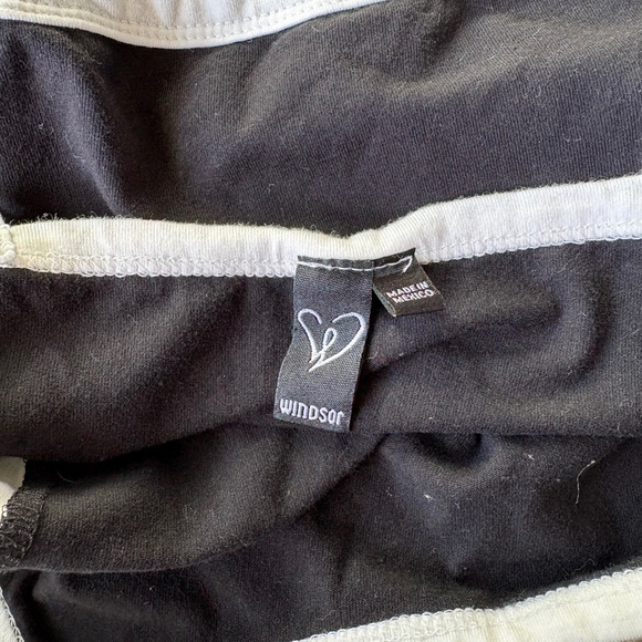 Windsor women's black and white colorblock crop tank top - Picture 3 of 4